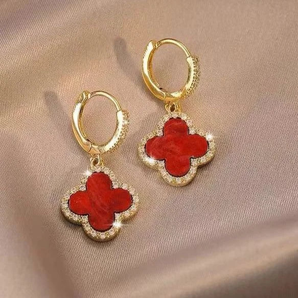 Lucky Clover Leaf Earrings – Elegant and Timeless