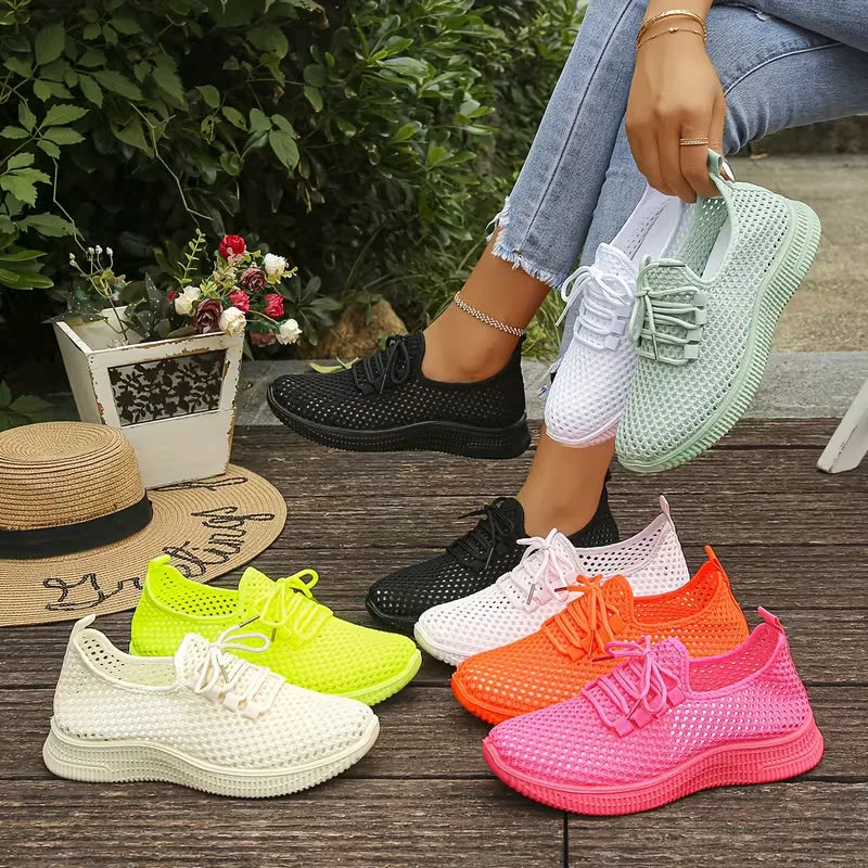Low sneakers with woven design