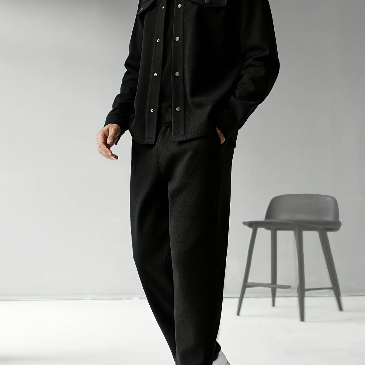 Modern Two-Piece Men's Set – Comfort and Casual Elegance