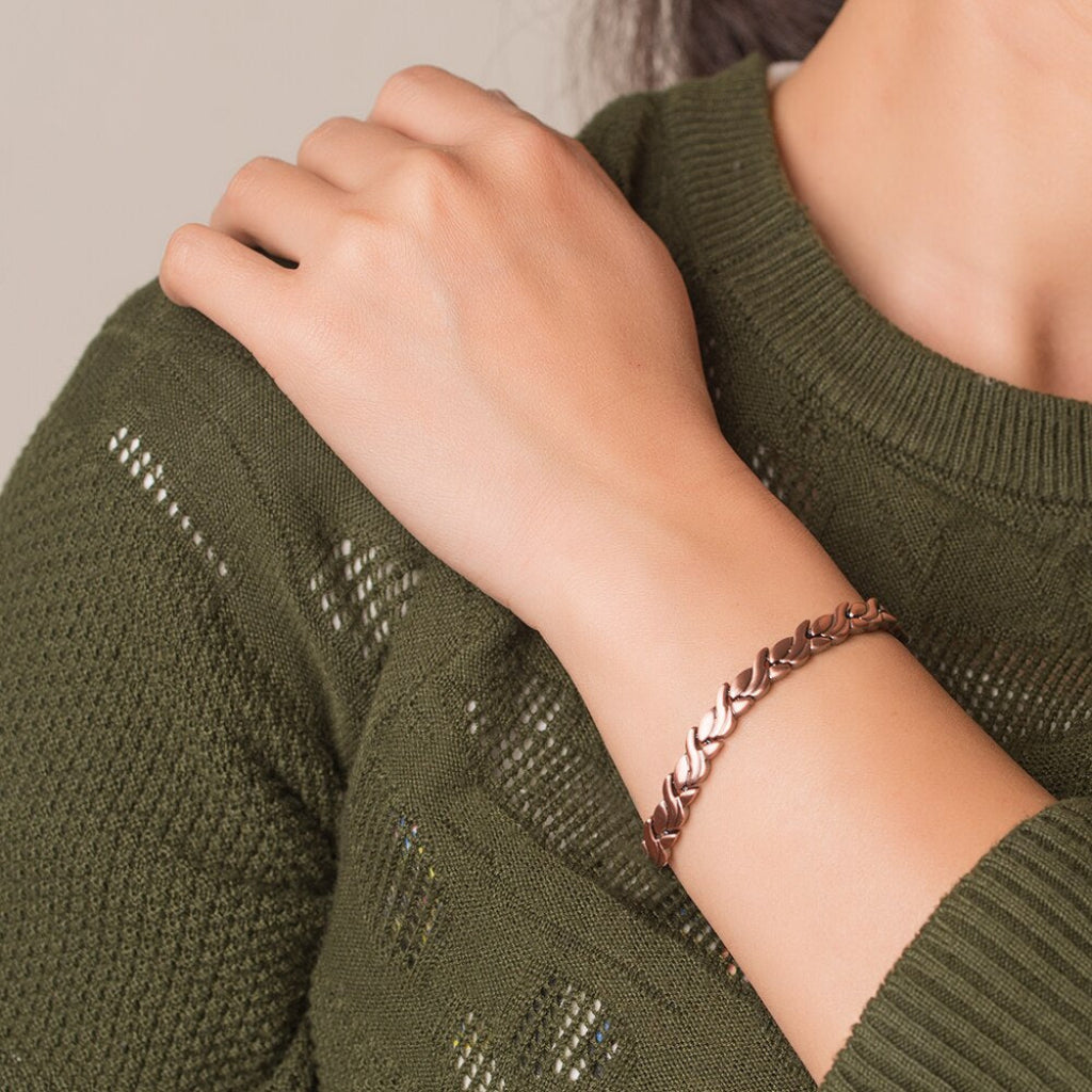 Magnetic Bracelet with Fish Design Elegant