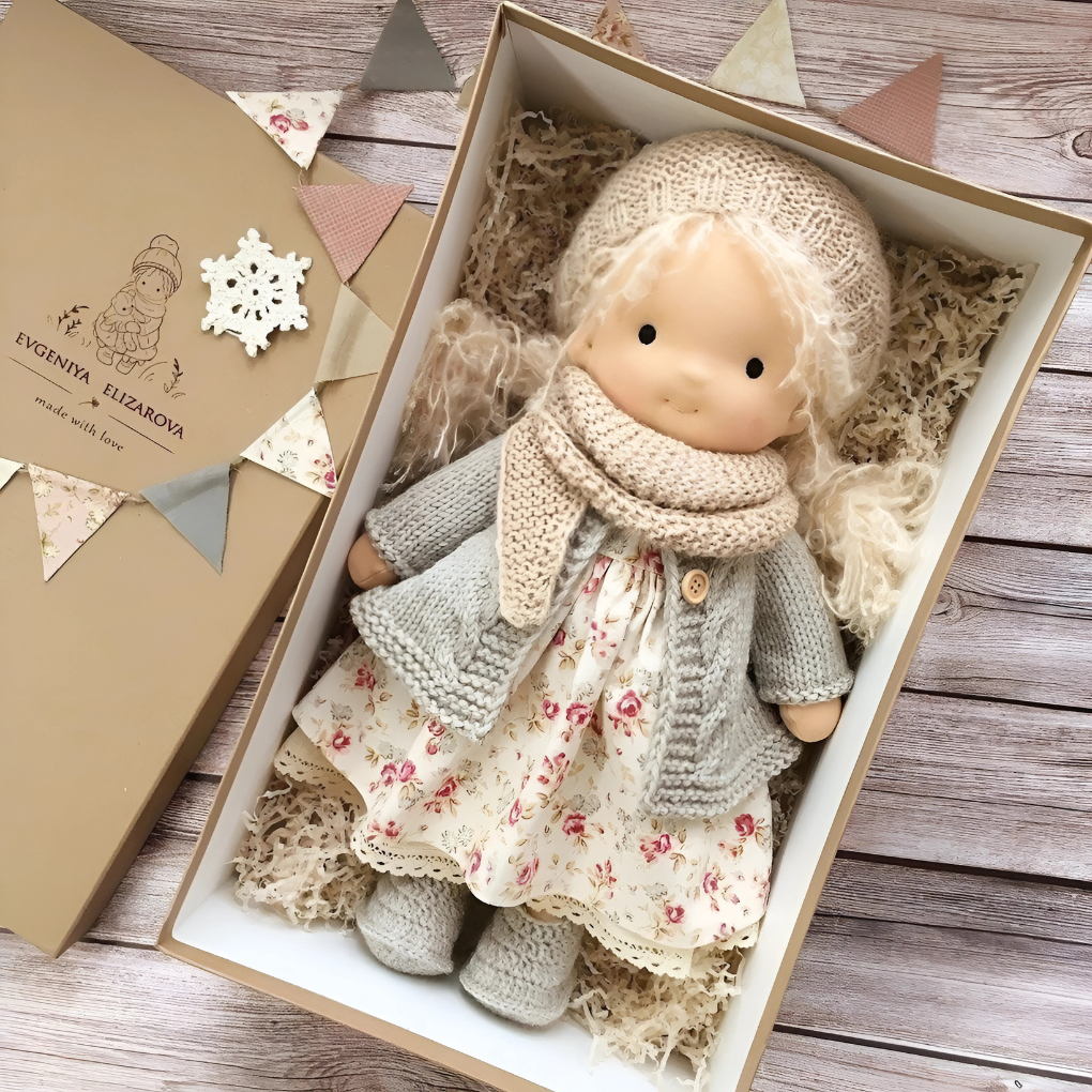 Muñeca Waldorf artesanal