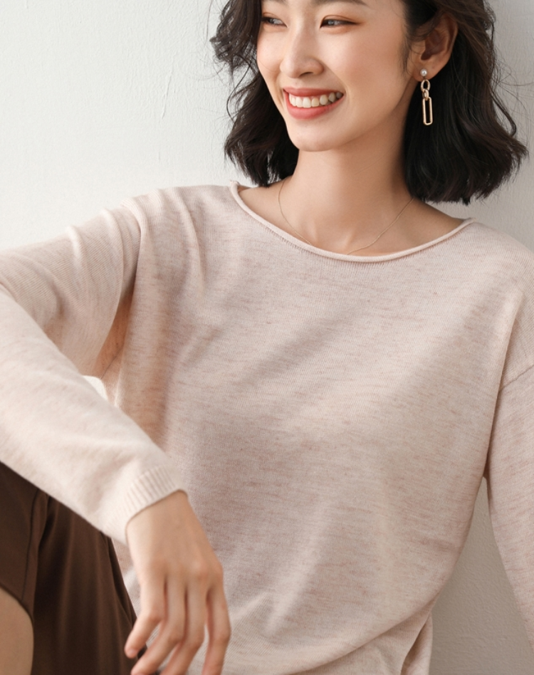 Fine Knit Jumper for Women with Round Neck Soft and Comfortable