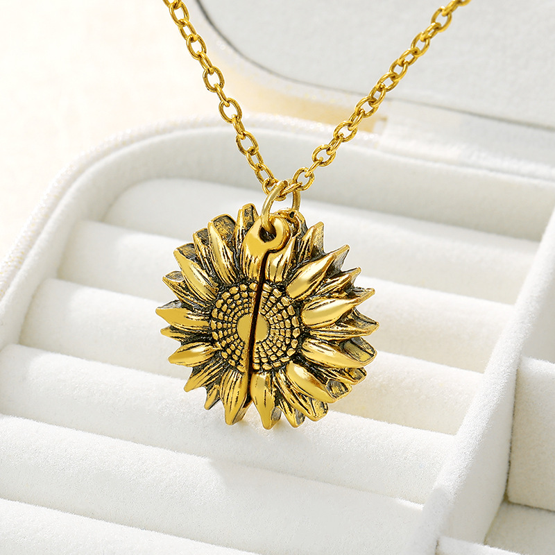 Sunflower Necklace - Elegant and Stylish