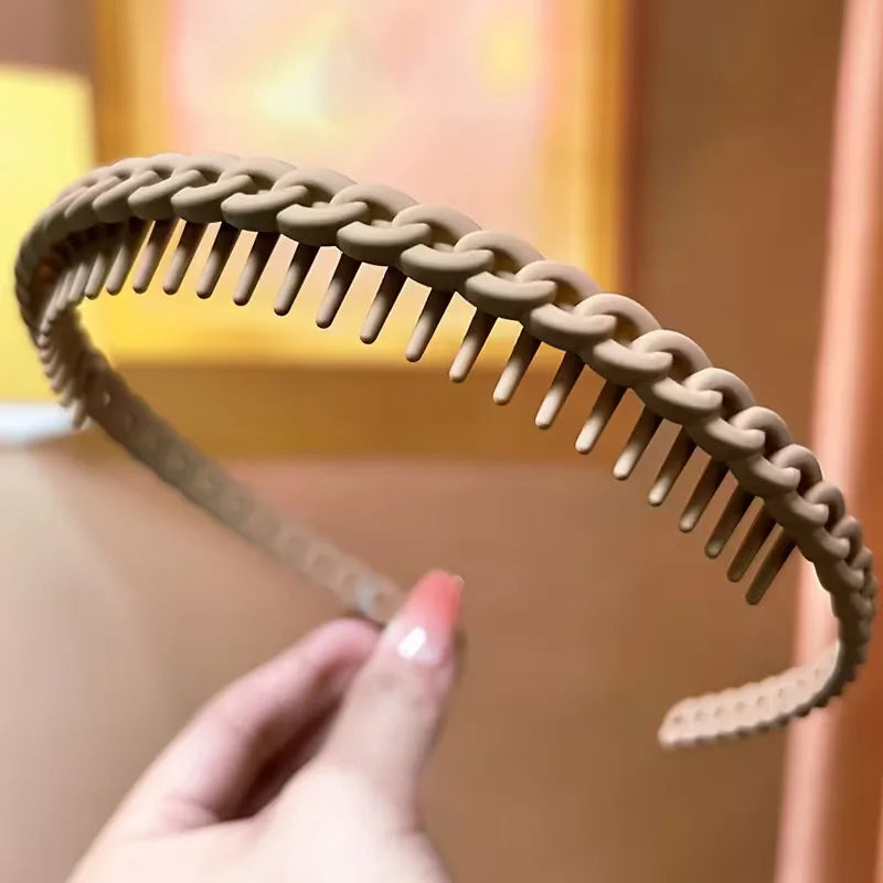 Bandeau Twist Design
