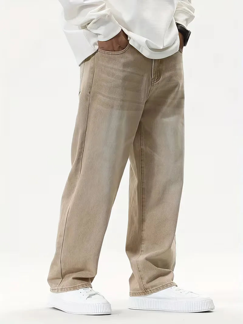 Loose fit jeans with wide leg