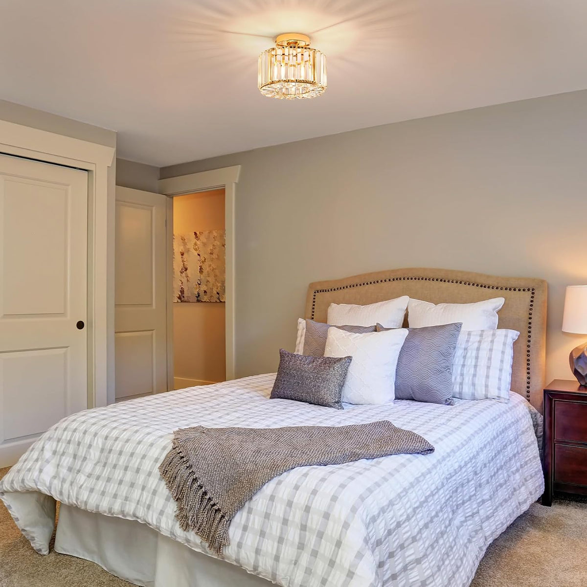 Elegant Crystal Ceiling Light - Luxurious and Stylish Design