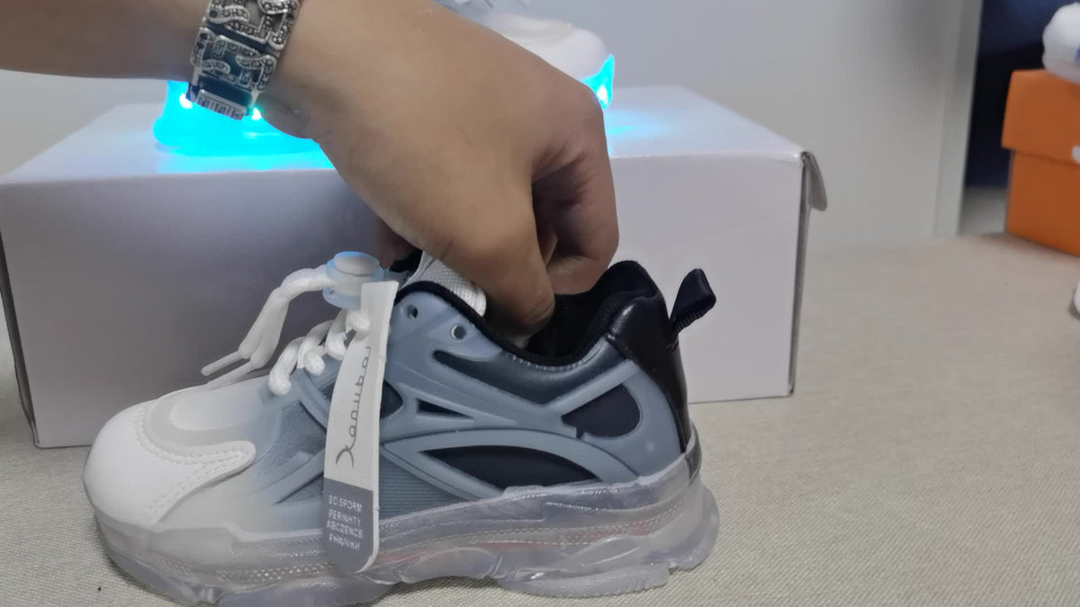 Leuchtende Sneakers für Kinder – Bunt mit LED-Beleuchtung für einen verspielten Look