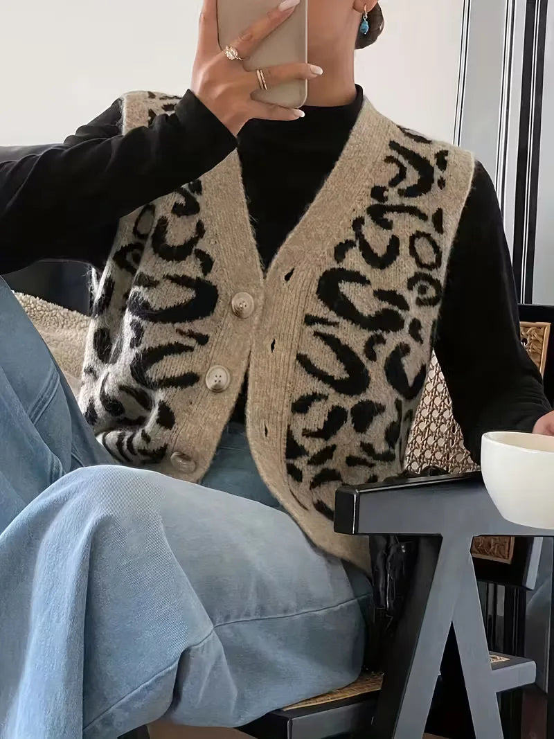 Leopard print vest with V-neck