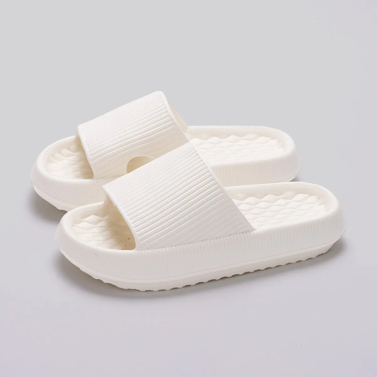 Comfortable Non-Slip Slippers with Checkered Pattern