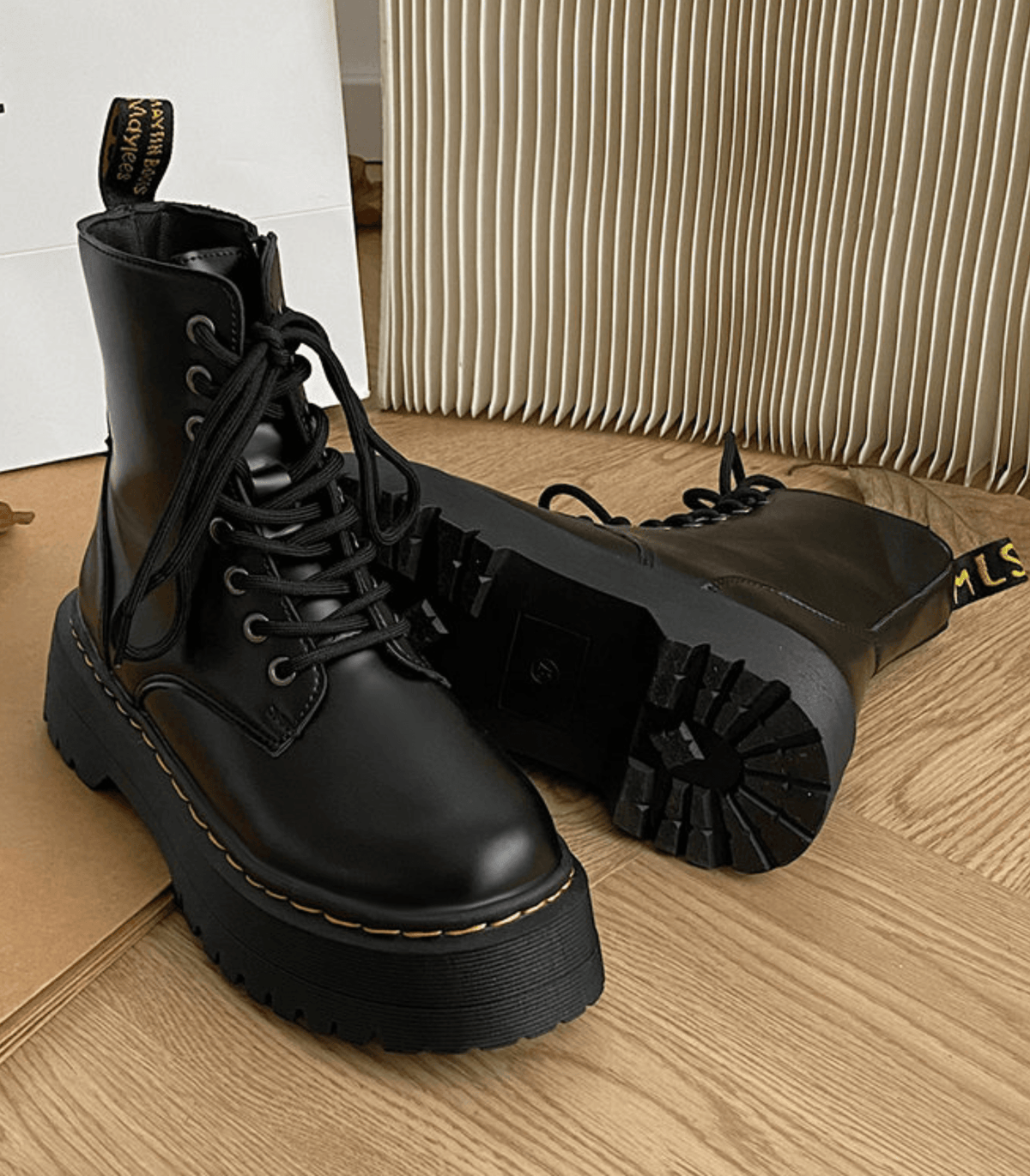Leather Platform Combat Boots for Women – Stylish Street Style Boots with Comfortable Chunky Sole
