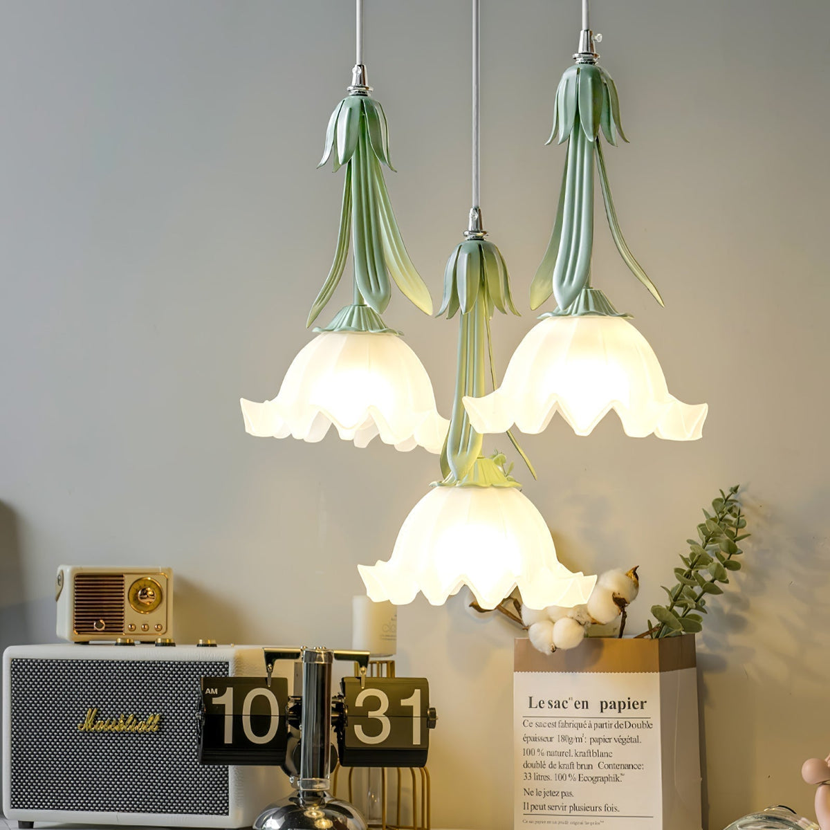 Candeeiro suspenso com padrão floral - LED e elegante