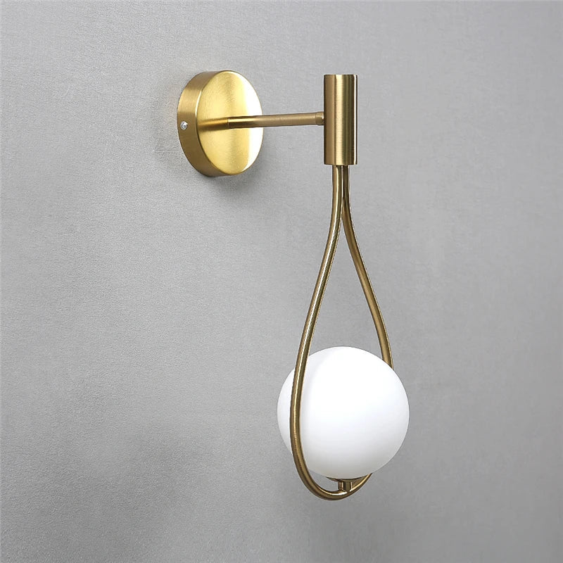 Moderne LED-Wandleuchte aus Glas und Metall