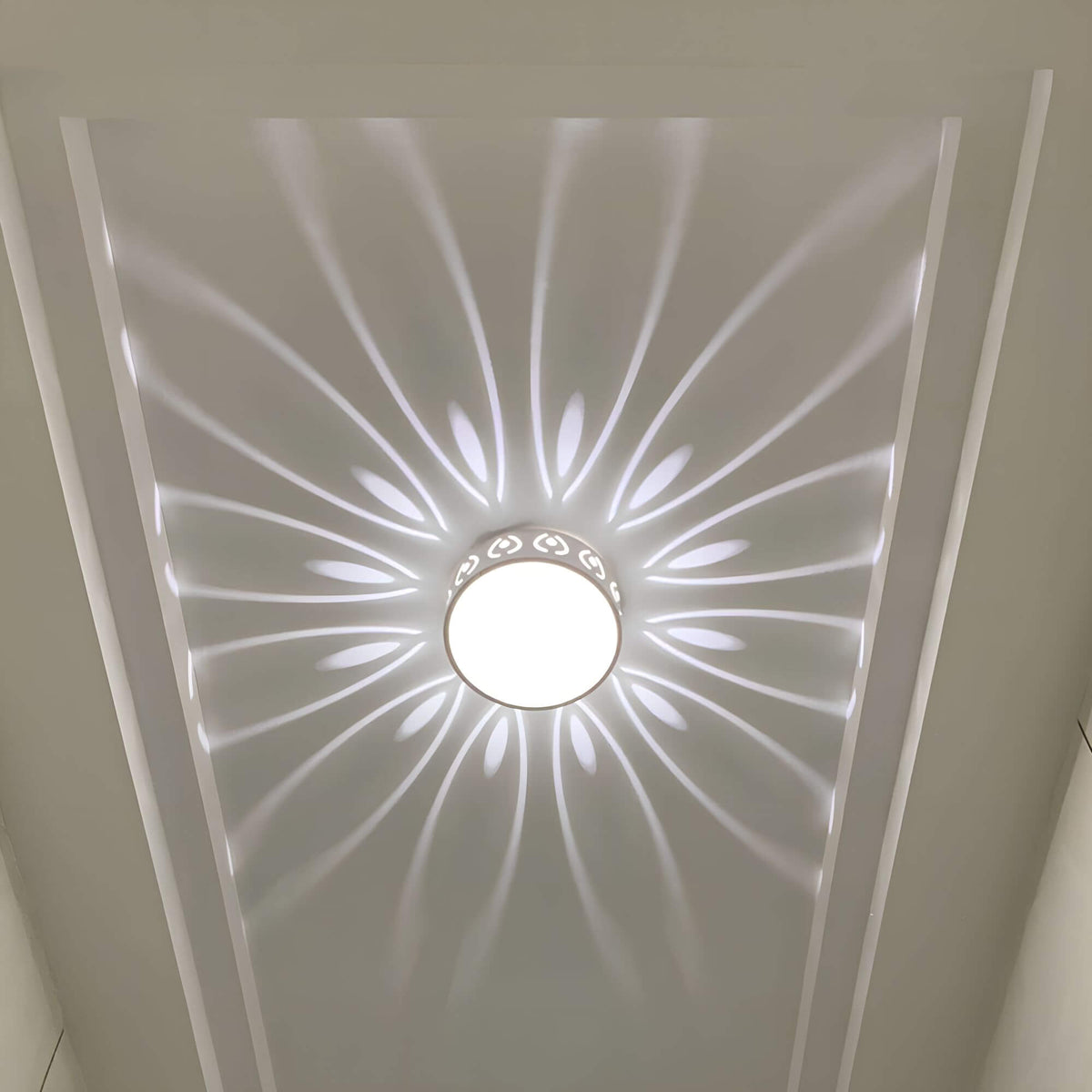 Plafoniera LED Aurora - Illuminazione d'atmosfera con motivi eleganti