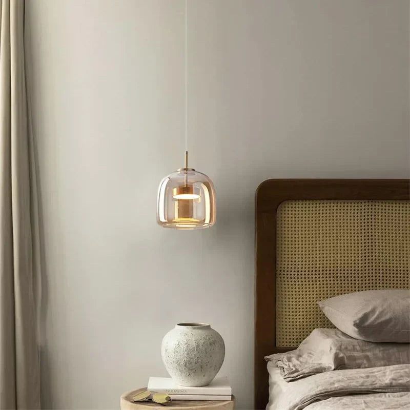 Minimalistisk pendellampe i glass - gjennomsiktig lys