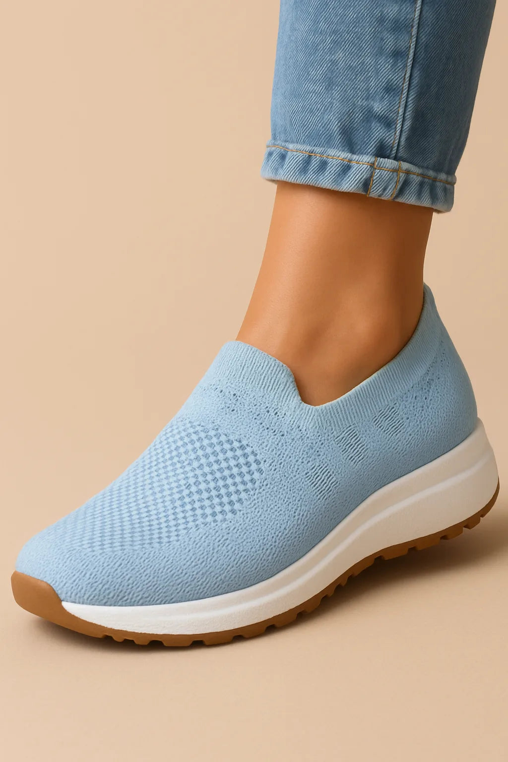Orthopaedic sneakers with breathable upper and flexible sole