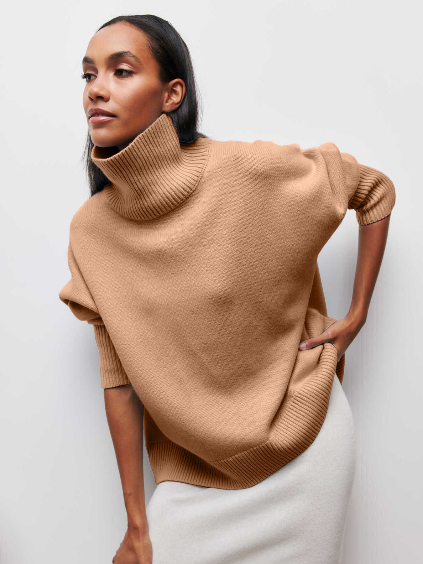 Pull oversize avec col montant et finitions côtelées