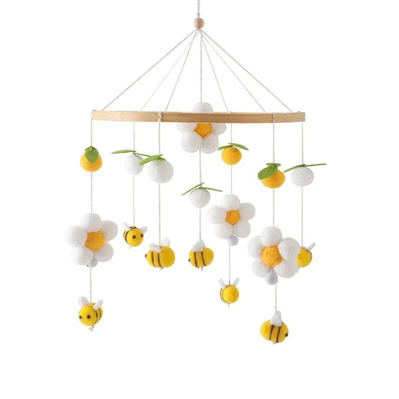 Holz-Mobile fürs Babybett mit Filzbären – Beruhigendes und stilvolles Babyaccessoire