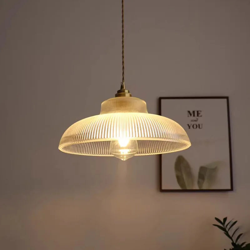 Ретро висяща LED лампа със зелено стъкло – стилна и устойчива