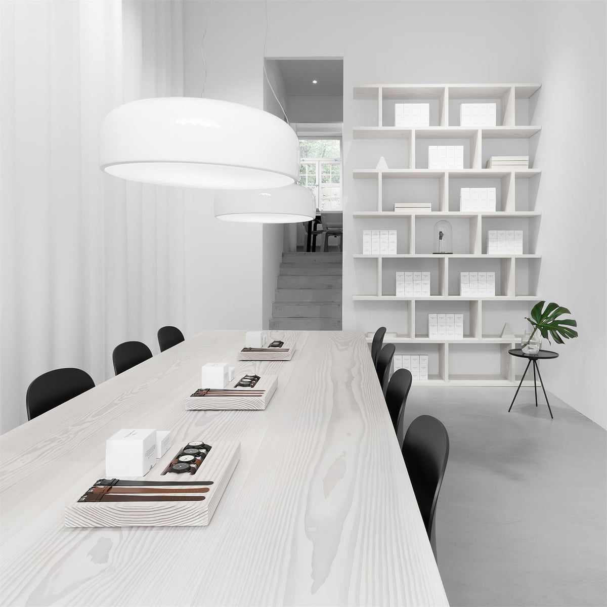 Sleek Minimalist Pendant Light for Modern Interiors