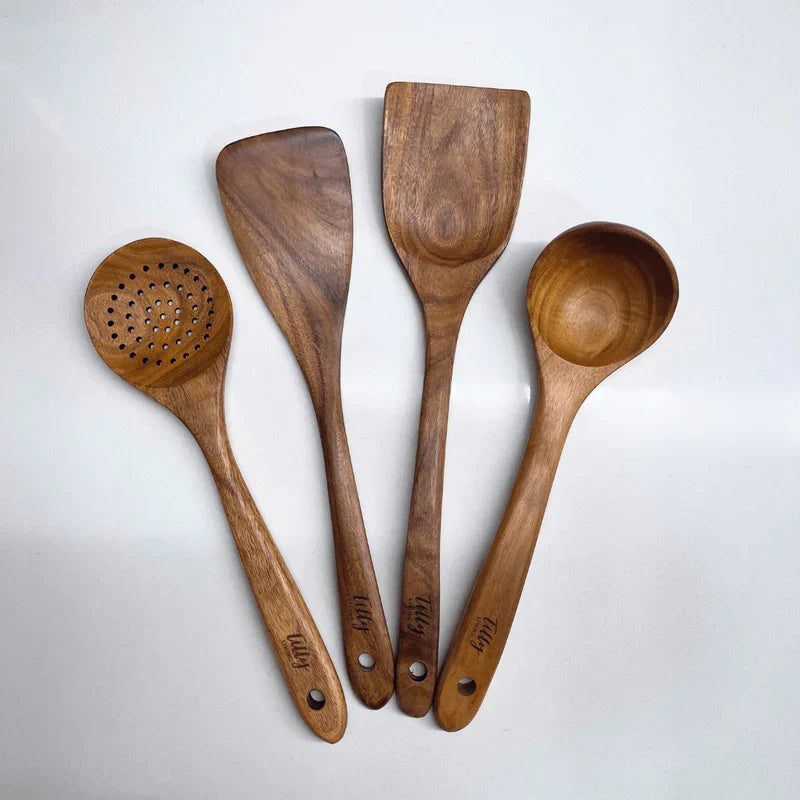Set da cucina in legno naturale – Cucina sostenibile e raffinata