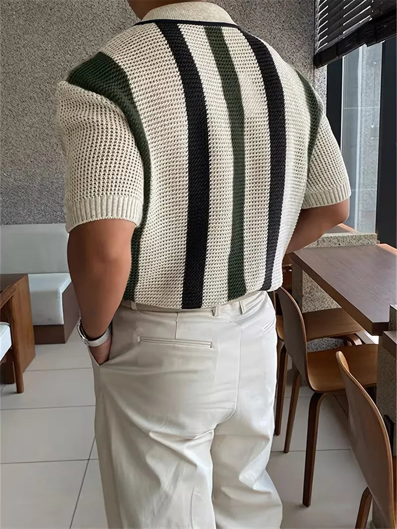Polo avec col en V et manches courtes