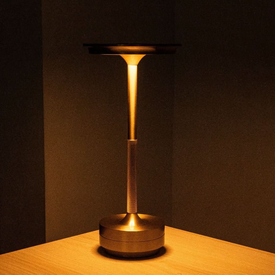 Ambient | Lampe de table sans fil en métal