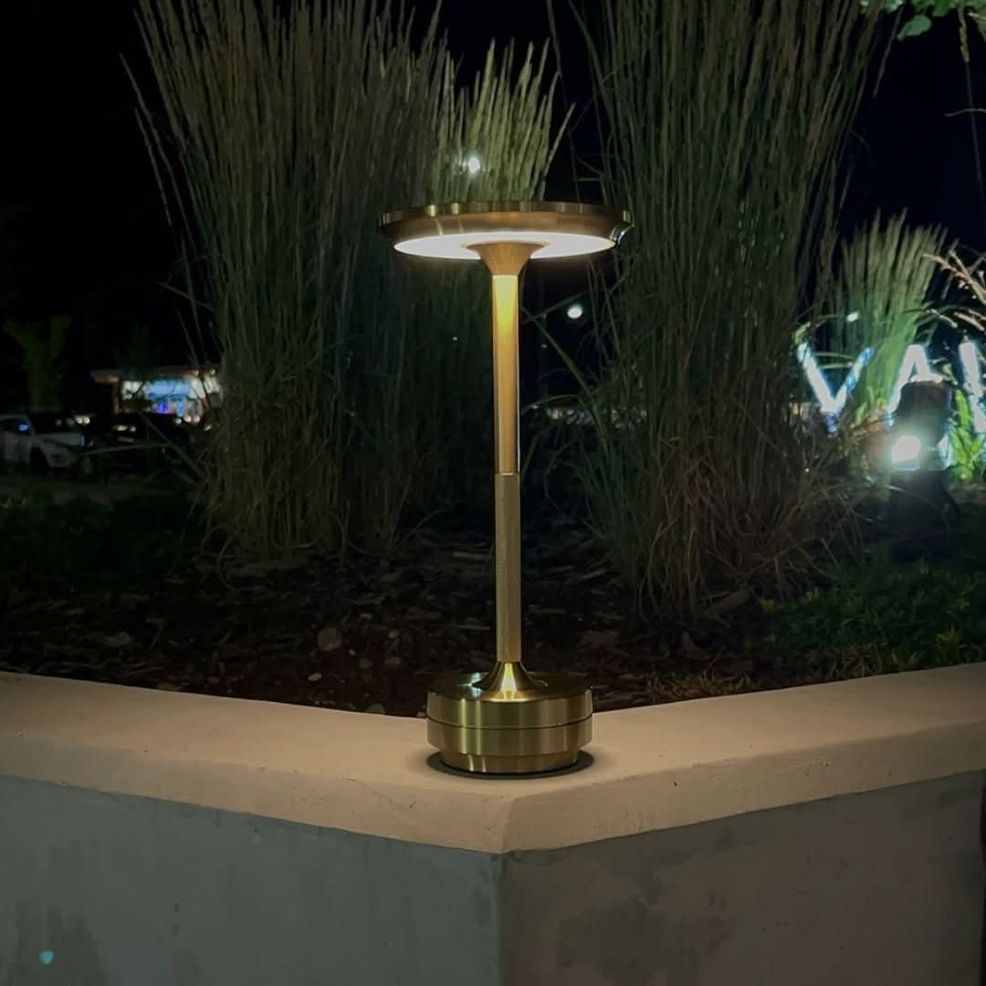 Ambient | Lampe de table sans fil en métal