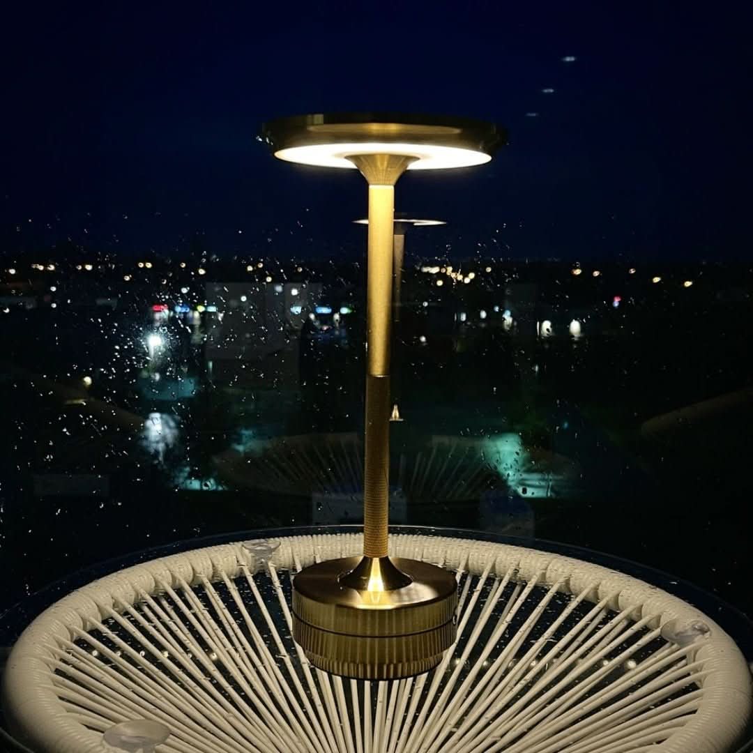 Ambient | Lampe de table sans fil en métal