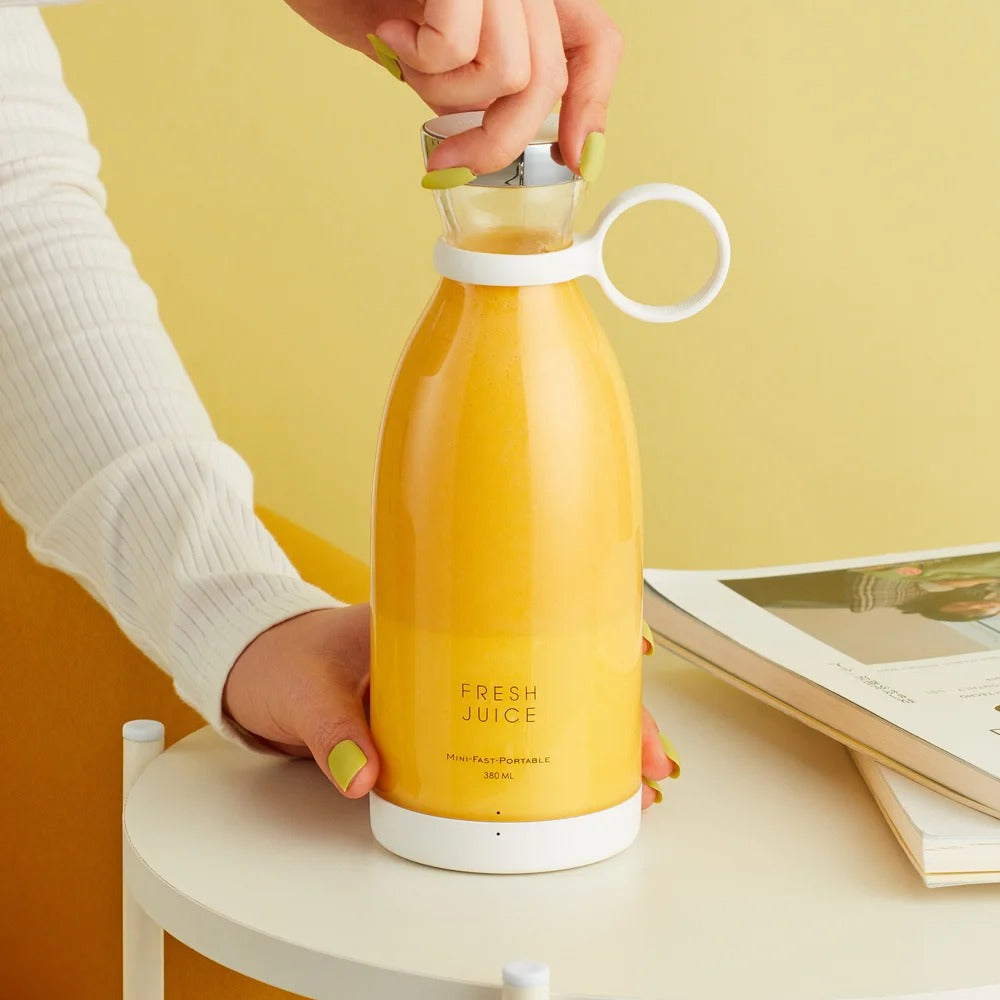 Fresh Juices Anywhere with Portable Blender