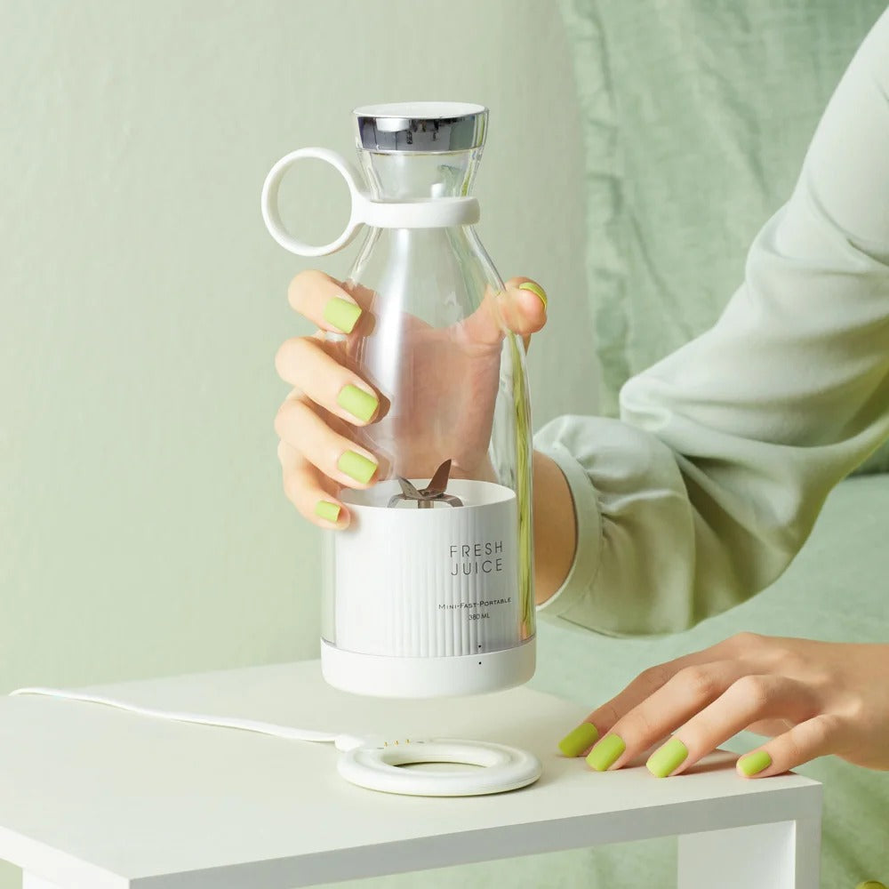 Fresh Juices Anywhere with Portable Blender