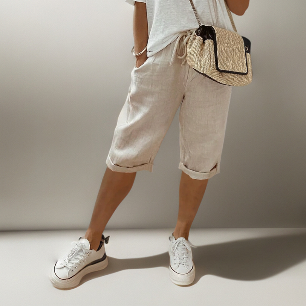 Shorts with a relaxed fit and drawstring