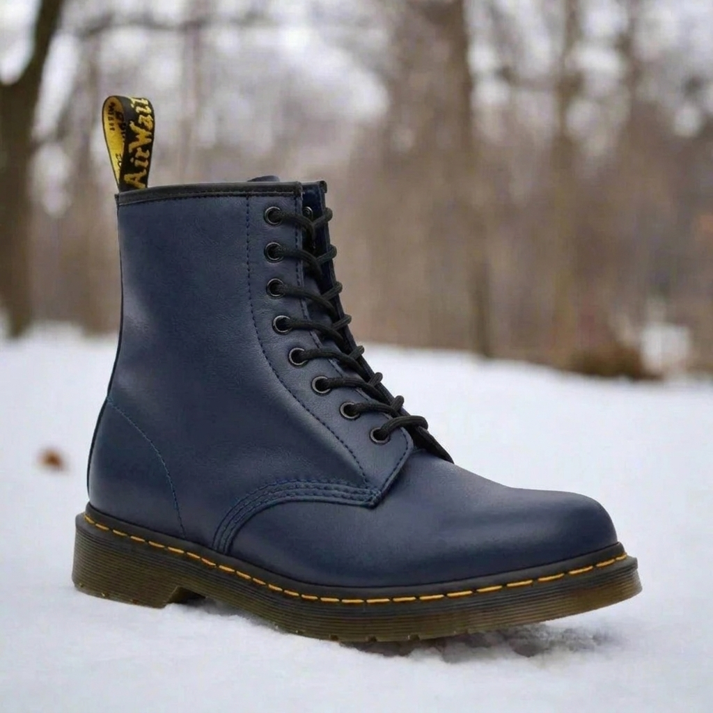 Ankle boots with laces and profile sole