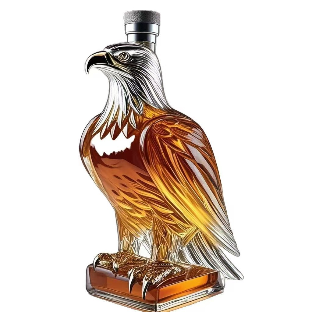 Eagle-Shaped Whisky Decanter – A Stylish and Exclusive Centrepiece