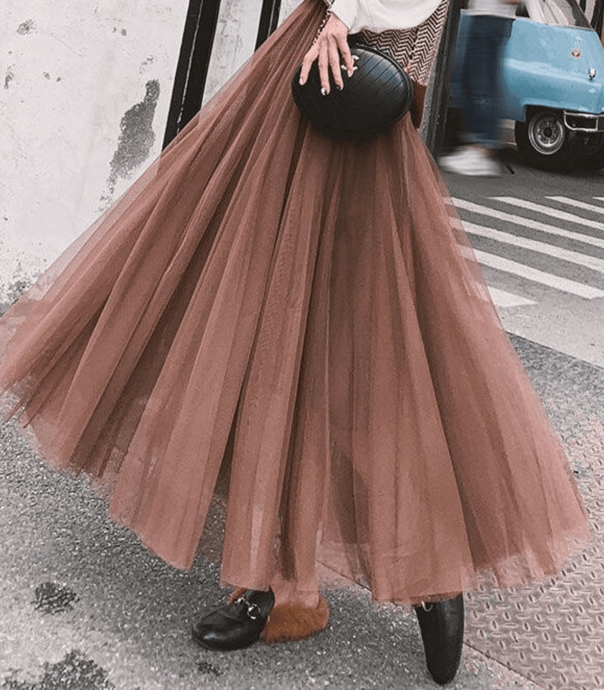 Saia comprida romântica e elegante com pregas e tule suave