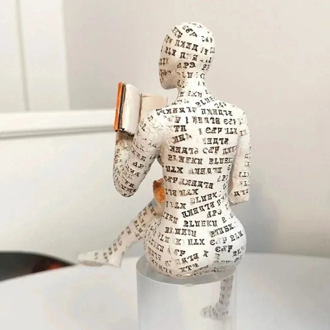 Leitura moderna | Estátua feminina