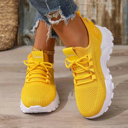 Low sneaker with mesh upper