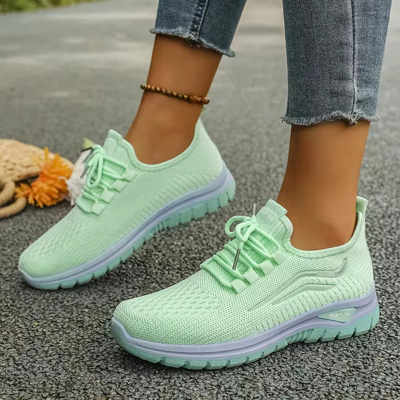 Low-top sneaker with breathable mesh