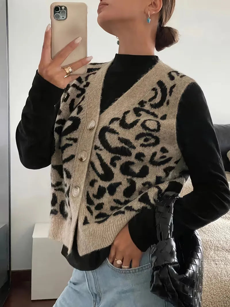 Leopard print vest with V-neck