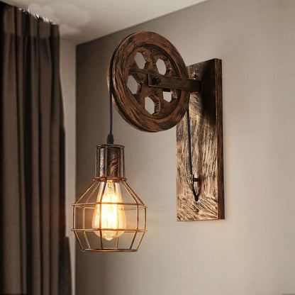 LightCage - Geometrische wandlamp met ijzeren kap