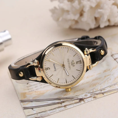Orologio da donna al quarzo con quadrante inciso e cinturino in pelle vegana