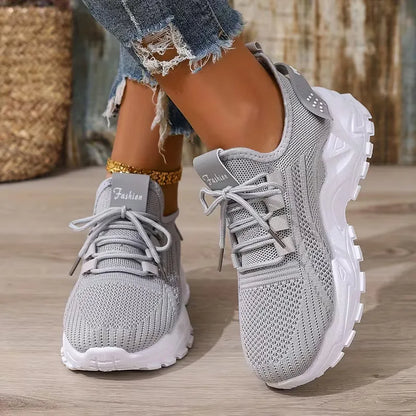 Low sneaker with mesh upper