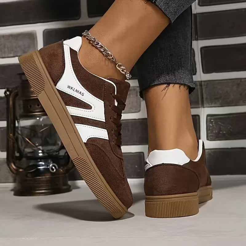 Low sneaker with suede upper