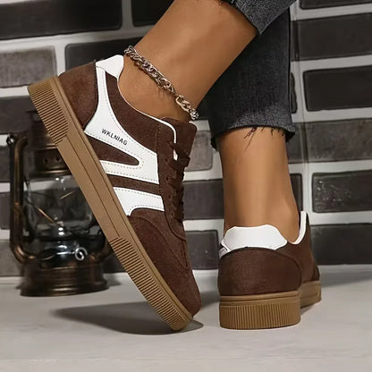 Low sneaker with suede upper