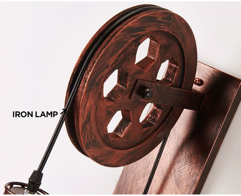 LightCage - Geometrische wandlamp met ijzeren kap
