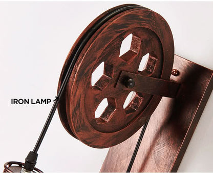 LightCage - Geometrische wandlamp met ijzeren kap