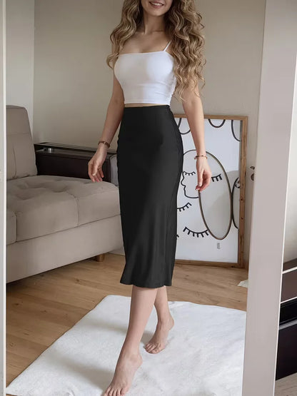 Jupe en satin avec fente haute