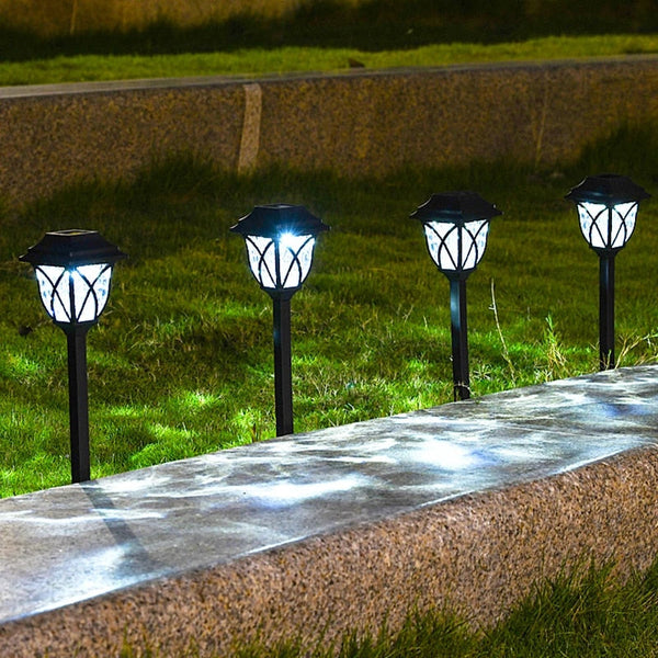 Lámparas solares de jardín con diseño de farol para una iluminación exterior ambiental y de bajo consumo
