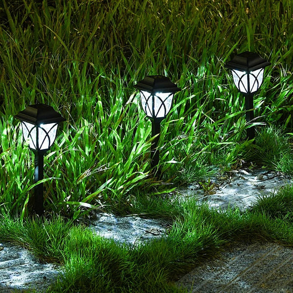 Lámparas solares de jardín con diseño de farol para una iluminación exterior ambiental y de bajo consumo