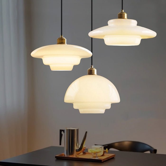 Elegante lámpara colgante con pantalla de vidrio blanco