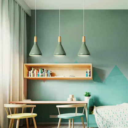 Kuželové kovové závěsné svítidlo Macaron - minimalistické a stylové